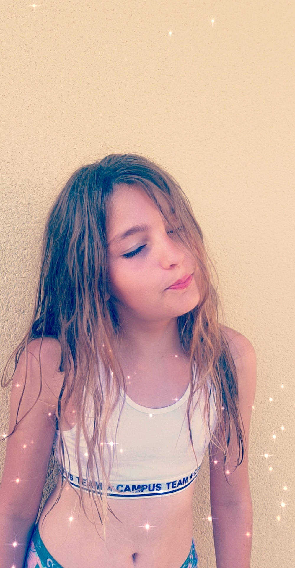 Noeline participe au concours pour gagner de l'argent avec cette photo : beauty, blond, blue, cheek, chin, eye, eyebrow, face, forehead, hair, hair_coloring, hairstyle, head, lip, long_hair, mouth, nose, person, pink, shoulder