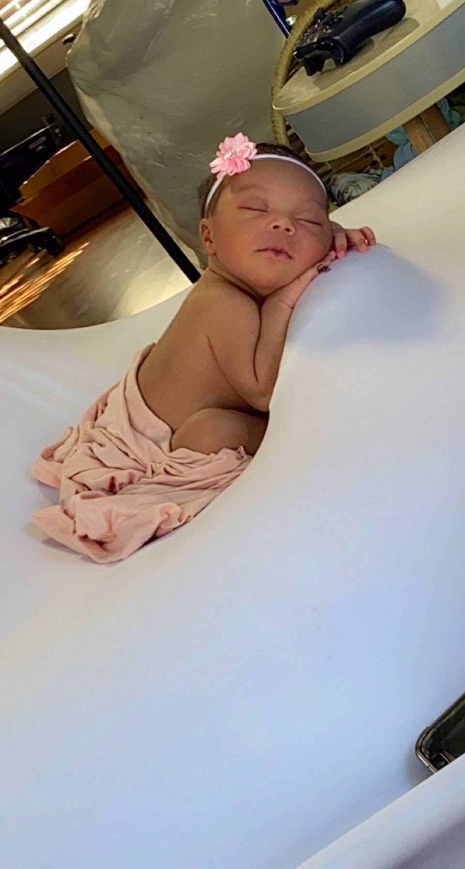 Ilynd is registered to the contest to win money with this photo: abdomen, baby, baby_products, baby_safety, baby_sleeping, baby_toddler_clothing, bathing, bedding, chest, child, comfort, diaper, flooring, foot, human_leg, linens, person, skin, stomach, thigh