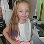 Angelina participe au concours pour gagner de l'argent avec cette photo :
