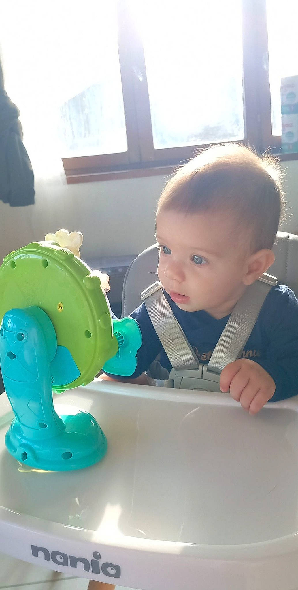 Alix a rejoint le concours — aidez-le/la à gagner de superbes lots ! animation, baby, baby_toddler_clothing, child, flooring, fun, leisure, machine, person, personal_protective_equipment, plastic, play, plumbing, room, sitting, table, toddler