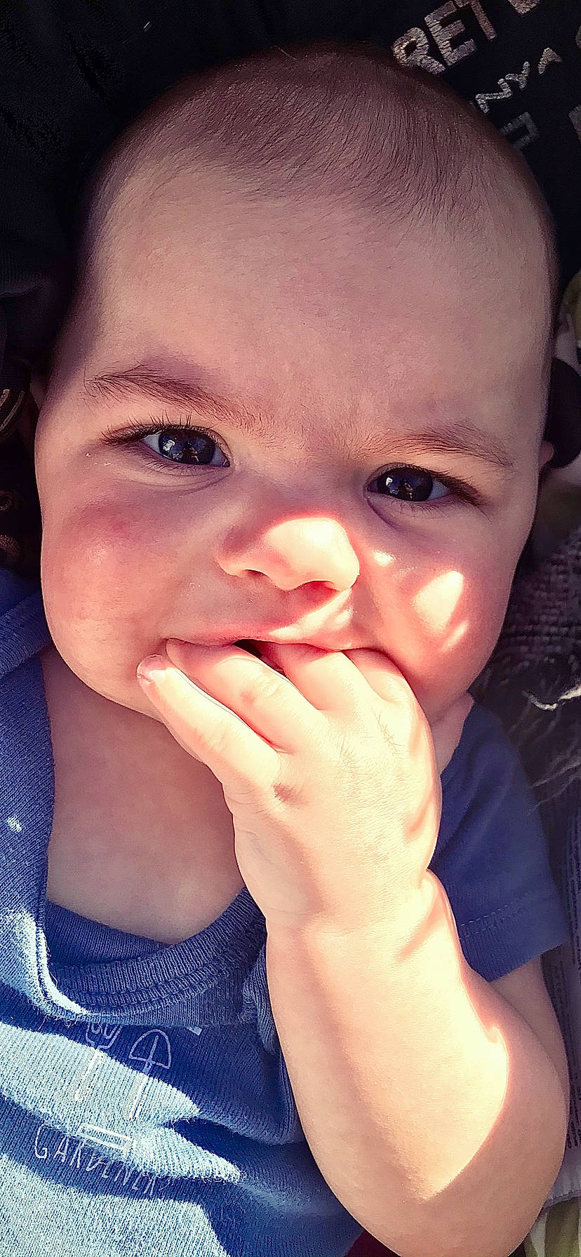 Aïden participe au concours pour gagner de l'argent avec cette photo : baby, baby_toddler_clothing, cheek, ear, eyebrow, eyelash, finger, fun, gesture, hand, happy, iris, lip, mouth, nail, nose, person, skin, thumb, toddler