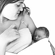 Thaïly participe au concours pour gagner de l'argent avec cette photo : black_and_white, woman, newborn, baby, portrait, sleeping, love, tenderness, mother, child, closeup, face, hand, blanket, skin, candid, intimate, emotional, family, affection