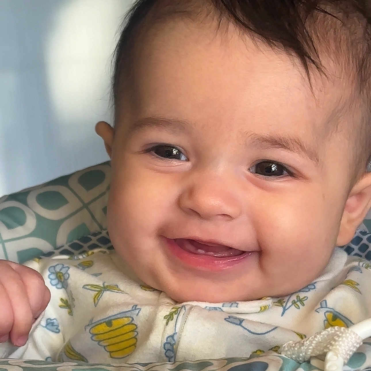 Gianna is registered to the contest to win money with this photo: baby, babylaughing, bodypart, cushion, face, finger, hand, happy, head, homedecor, laughing, mouth, newborn, person, photography, portrait, quilt, smile, teeth