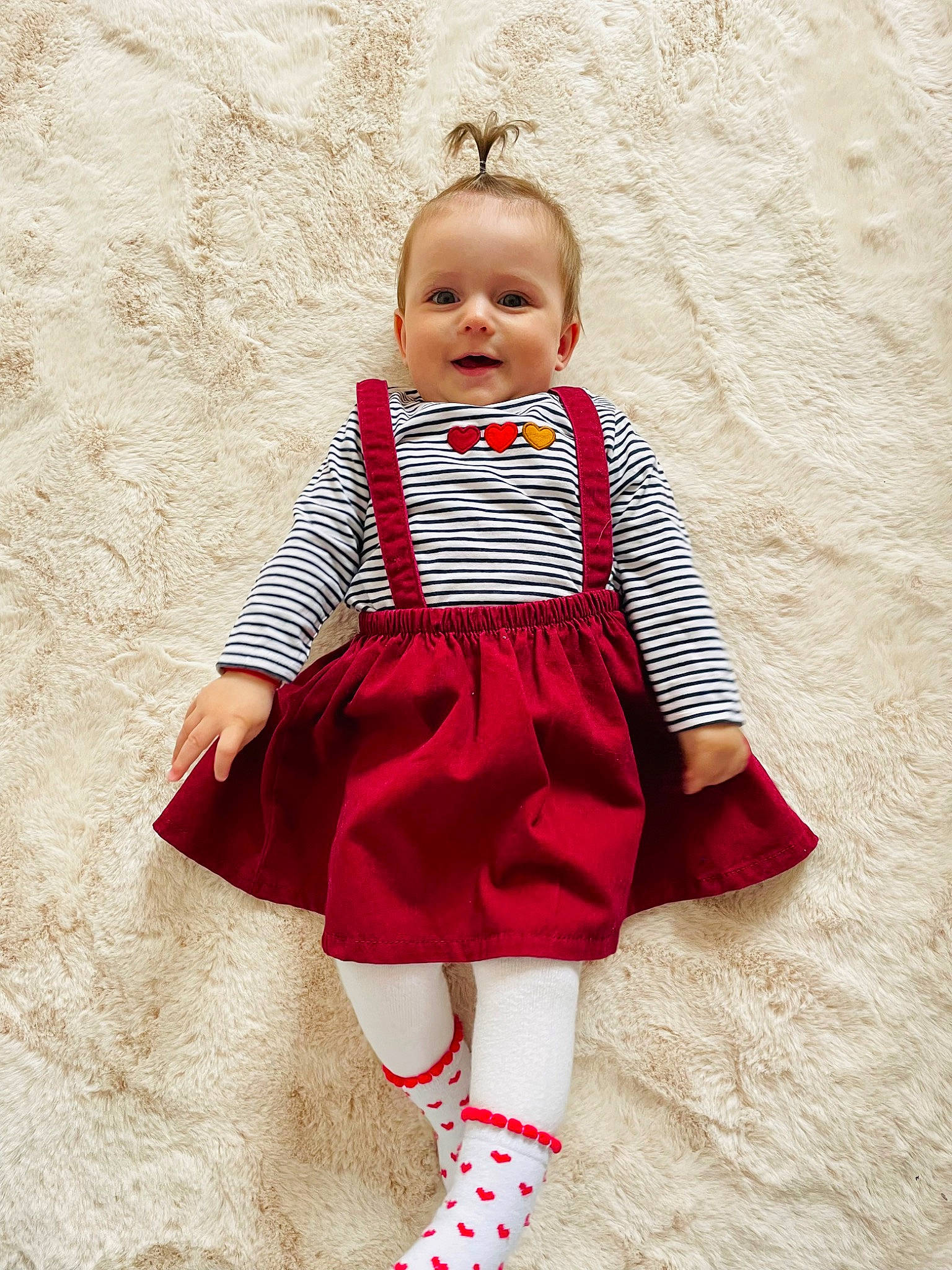 Sofia Maria a rejoint le concours — aidez-le/la à gagner de superbes lots ! arm, baby_toddler_clothing, day_dress, dress, face, fashion_design, happy, human_body, knee, leg, magenta, neck, pattern, person, sleeve, sock, street_fashion, thigh, toddler, waist