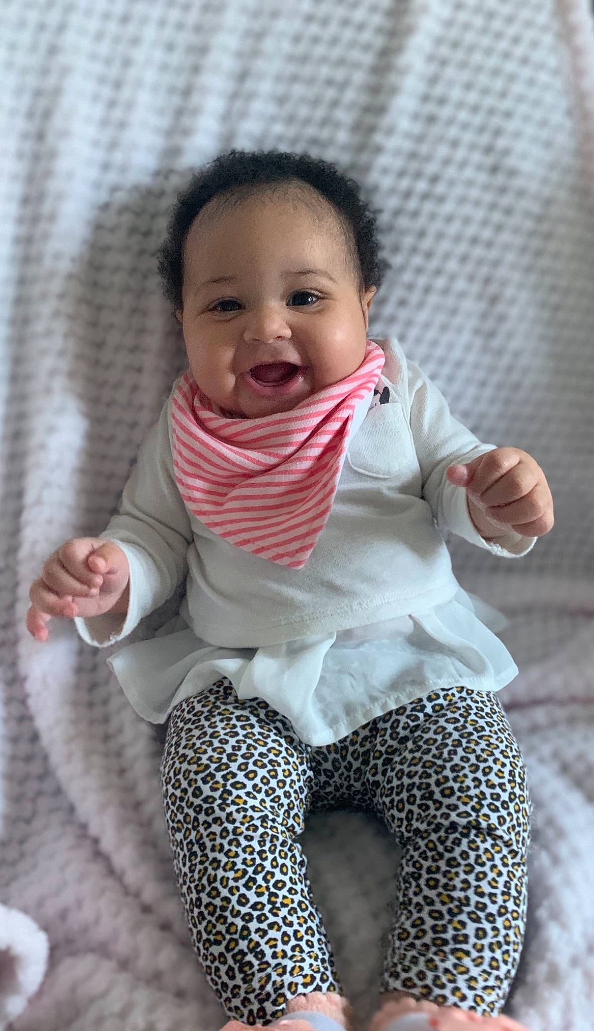 Anika is registered to the contest to win money with this photo: baby, baby_toddler_clothing, beauty, cheek, child, daughter, facial_expression, person, pink, skin, smile, toddler