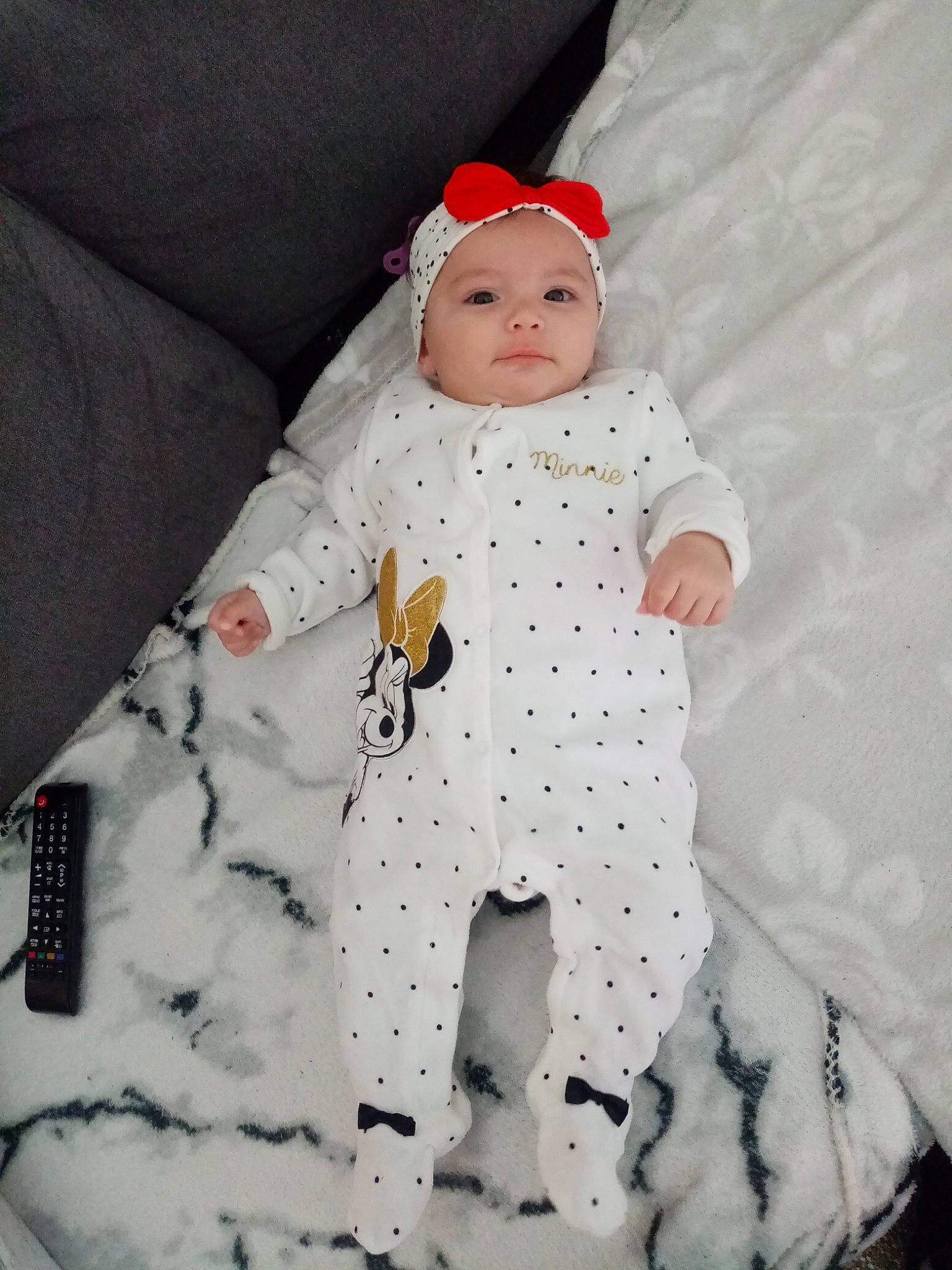 Amira participe au concours pour gagner de l'argent avec cette photo : baby, baby_toddler_clothing, child, headwear, person, toddler, white