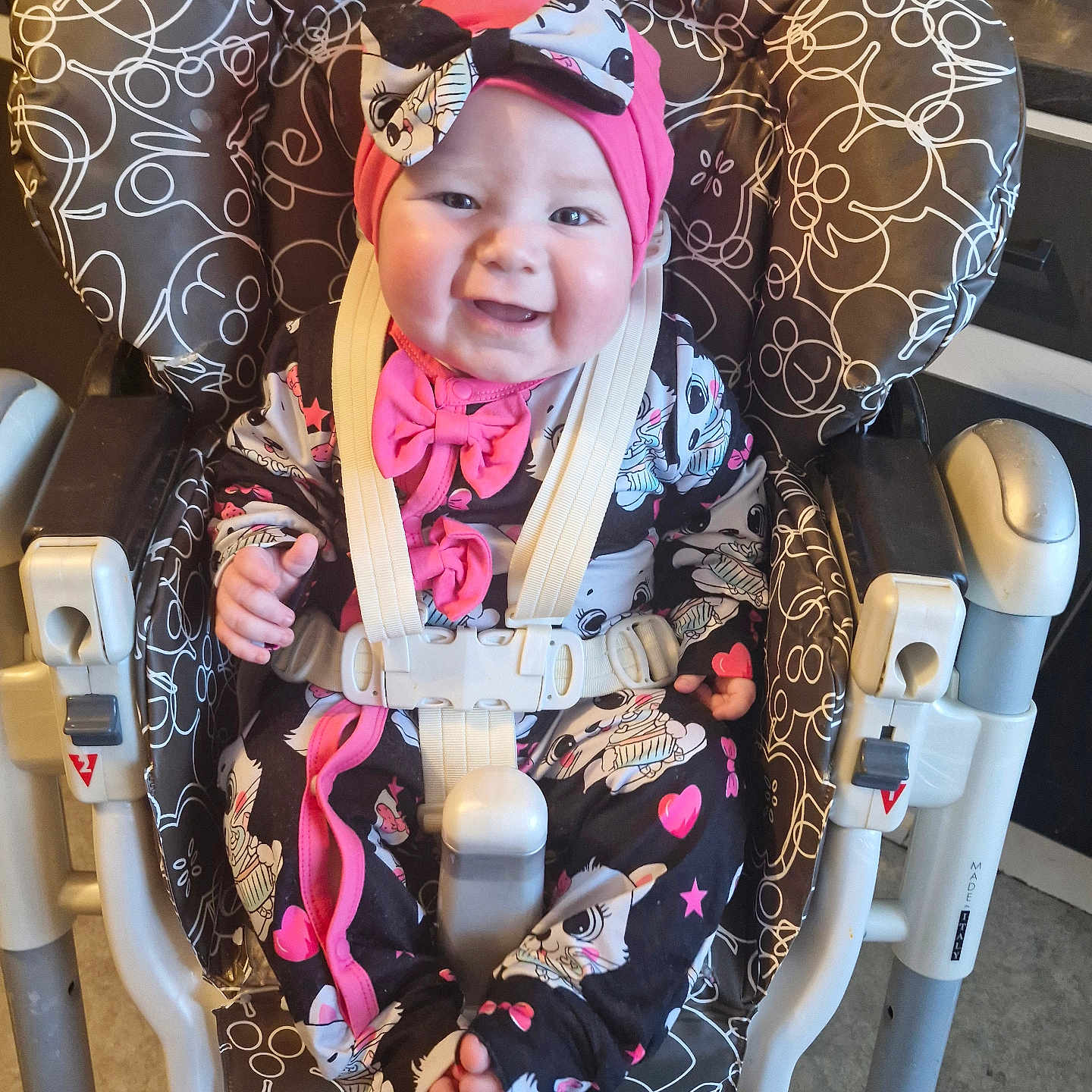 Maynna participe au concours pour gagner de l'argent avec cette photo : accessories, baby, bread, cap, chair, clothing, costume, cushion, dress, face, food, formalwear, furniture, hat, head, homedecor, person, photography, portrait, tie