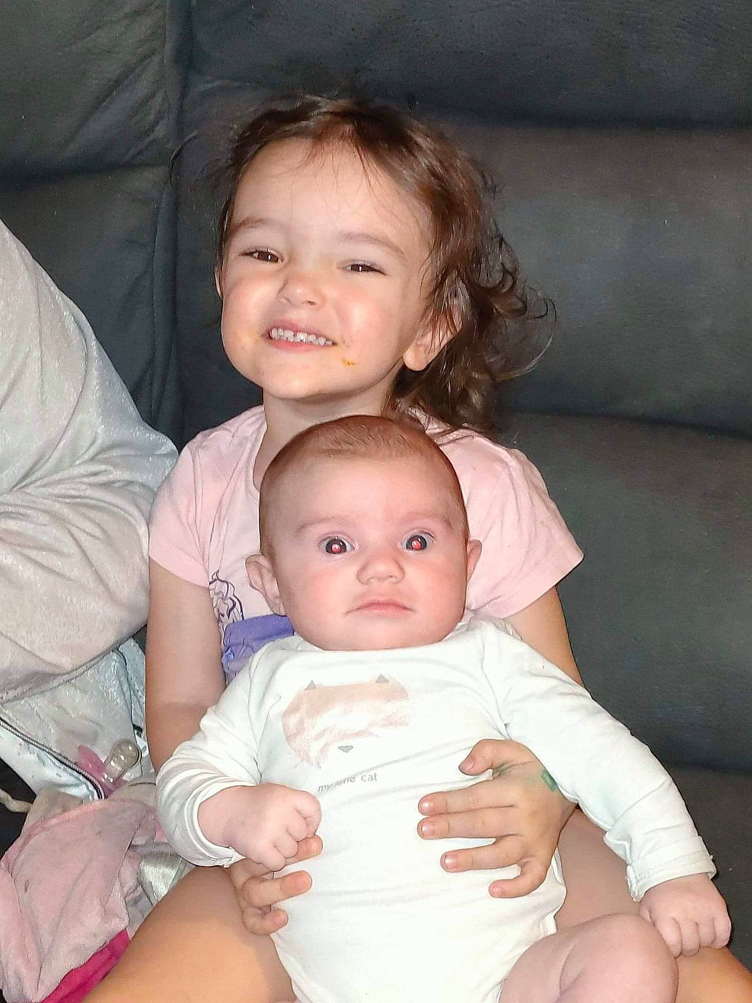 Ashley a rejoint le concours — aidez-le/la à gagner de superbes lots ! abdomen, baby, baby_products, baby_toddler_clothing, cheek, child, comfort, finger, hand, human, iris, joy, lap, love, nail, nose, person, skin, stomach, thumb