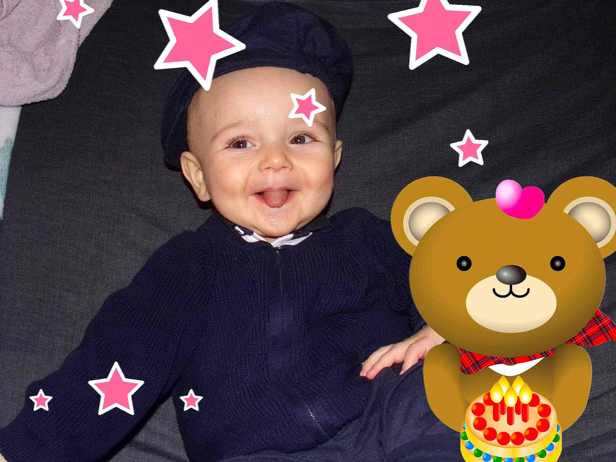 Matheo participe au concours pour gagner de l'argent avec cette photo : baby, baby_toddler_clothing, child, event, fictional_character, font, fun, happy, holiday, joy, magenta, person, pink, red, sleeve, smile, stuffed_toy, t_shirt, teddy_bear, toddler