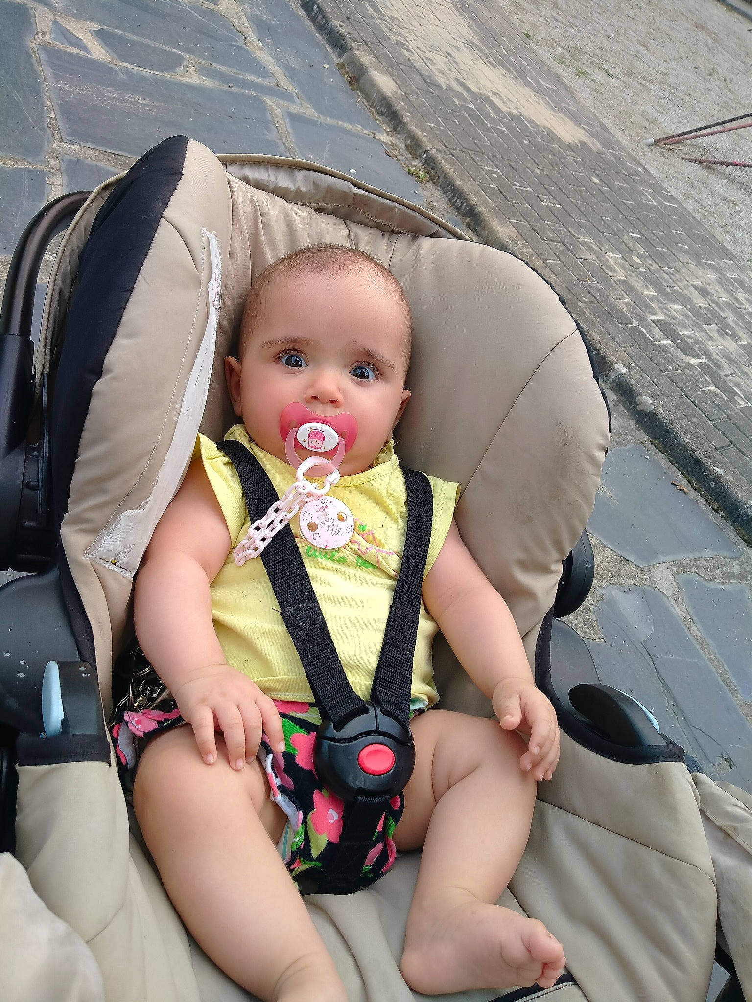 Lilya participe au concours pour gagner de l'argent avec cette photo : baby, baby_carriage, baby_products, car_seat, child, person, product, toddler