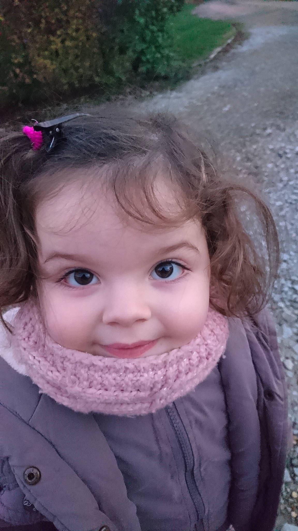 Johanna participe au concours pour gagner de l'argent avec cette photo : baby, brown_hair, cheek, child, child_model, eye, face, head, iris, joy, lip, nose, person, pink, portrait_photography, skin, smile, toddler