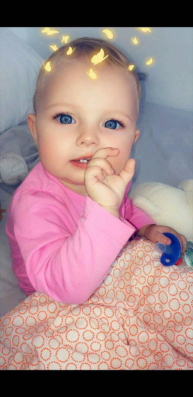 Julya participe au concours pour gagner de l'argent avec cette photo : beauty, cheek, child, eye, face, forehead, girl, head, human, human_hair_color, infant, iris, lip, mouth, nose, organ, person, pink, skin, smile