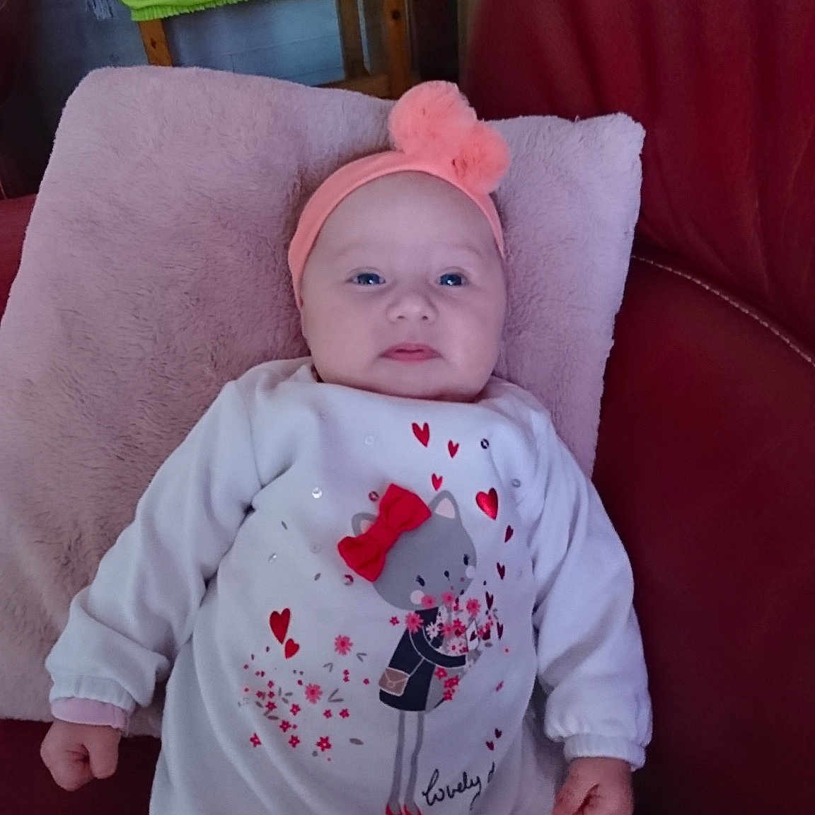 Rose a rejoint le concours — aidez-le/la à gagner de superbes lots ! baby, cheek, child, person, skin, toddler