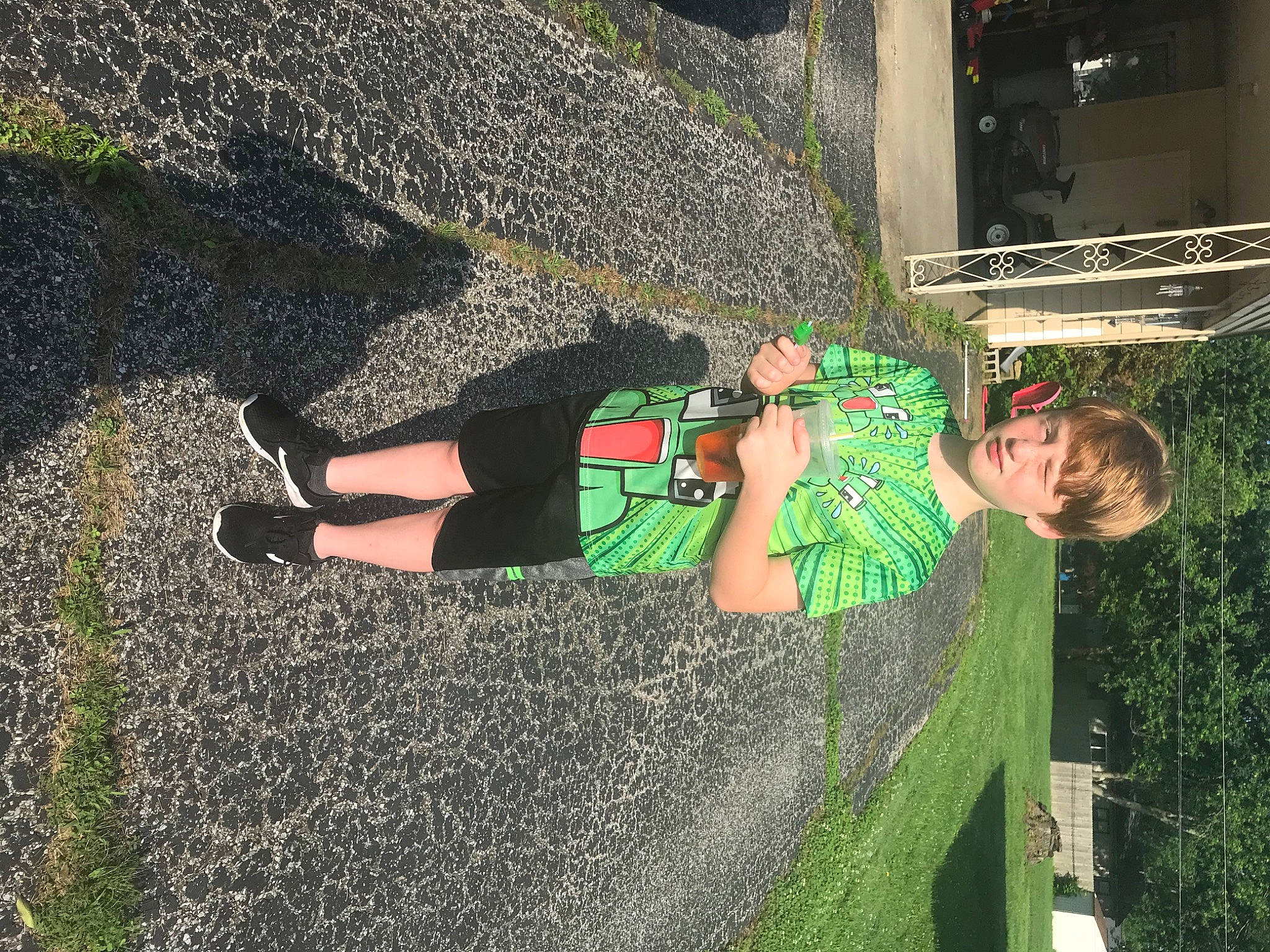 Eastyn joined the competition — help win amazing prizes! asphalt, fun, grass, grass_family, human_body, human_leg, knee, landscape, lawn, leisure, people_in_nature, person, plant, recreation, road_surface, shadow, soil, t_shirt, thigh, tints_and_shades
