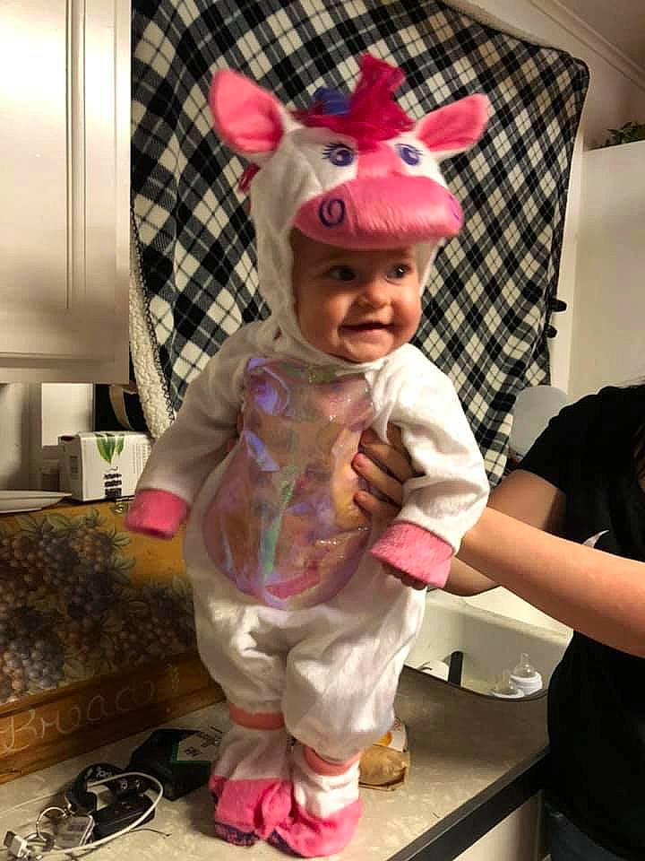 Melaina is registered to the contest to win money with this photo: child, costume, person, pink, suidae, toddler