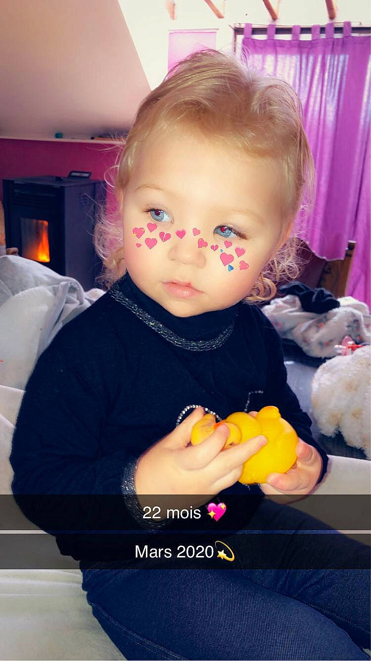 Amalia a rejoint le concours — aidez-le/la à gagner de superbes lots ! baby, cheek, child, ear, eye, head, lip, nose, outerwear, person, play, skin, smile, toddler, toy