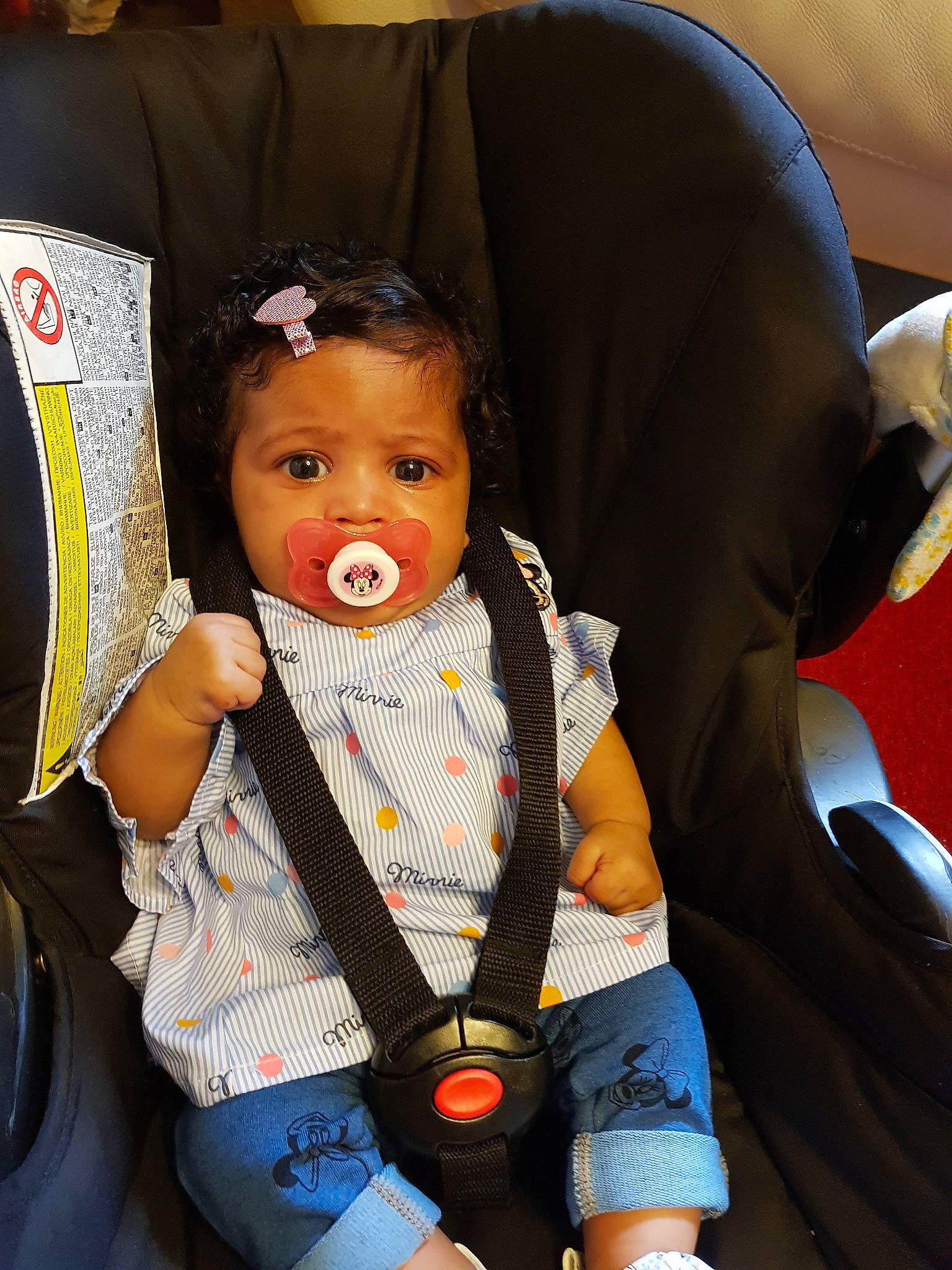 Kaïla participe au concours pour gagner de l'argent avec cette photo : baby, baby_carriage, baby_in_car_seat, baby_products, car_seat, cheek, child, joy, person, product, toddler