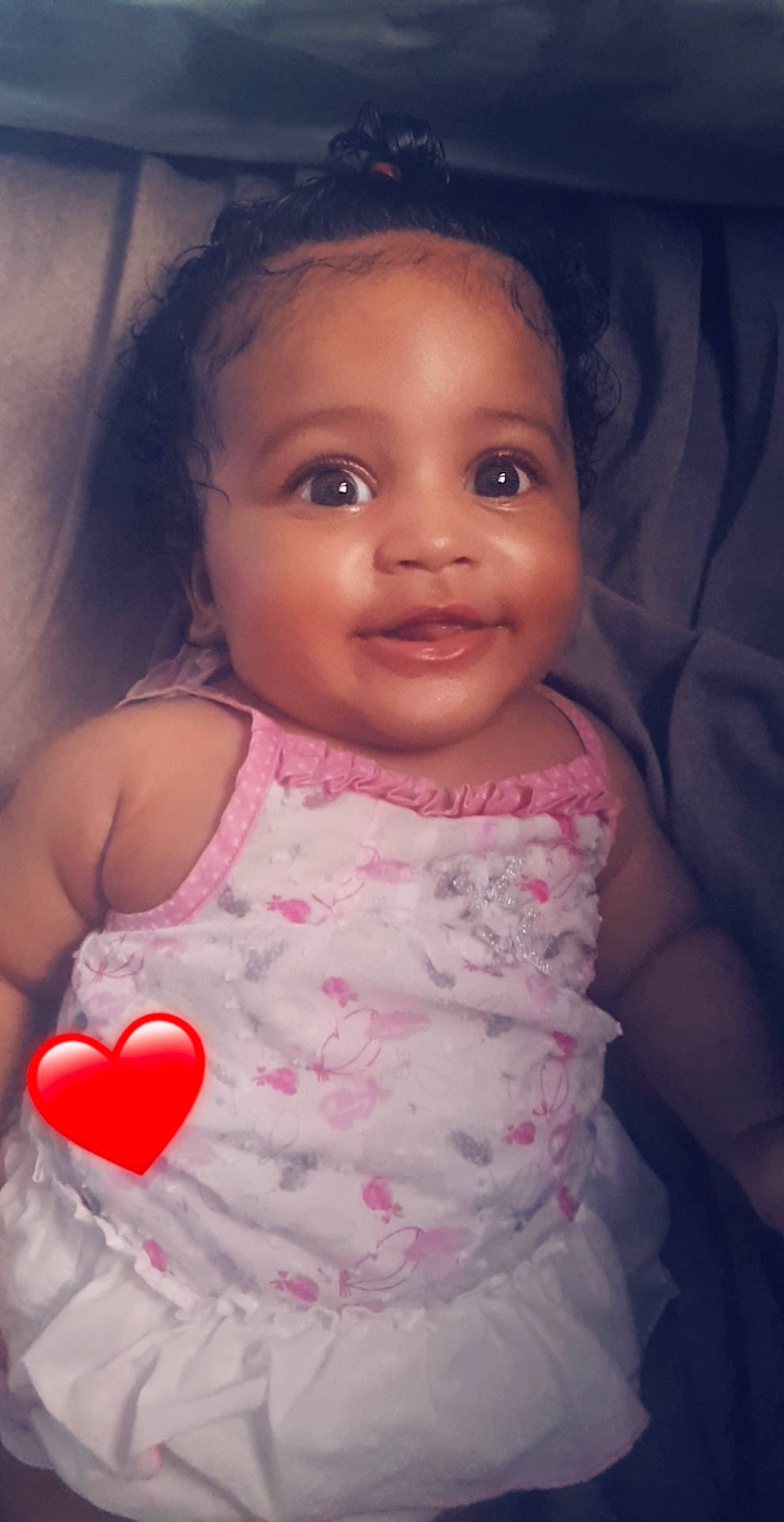 Kaïla a rejoint le concours — aidez-le/la à gagner de superbes lots ! baby, beauty, cheek, child, chin, eye, eyebrow, face, facial_expression, forehead, hair, head, human, iris, lip, nose, person, pink, skin, smile