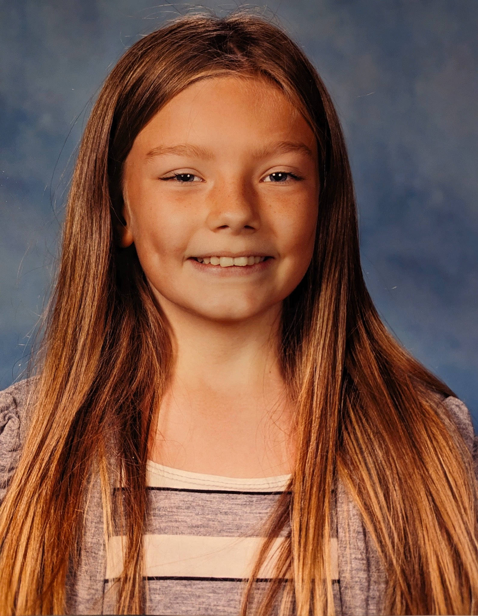 Audrey is registered to the contest to win money with this photo: beauty, cheek, chin, eye, eyebrow, eyelash, face, flash_photography, forehead, happy, iris, jaw, joy, layered_hair, lip, long_hair, nose, people_in_nature, person, skin