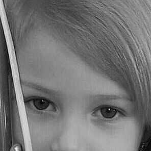 Elena participe au concours pour gagner de l'argent avec cette photo :