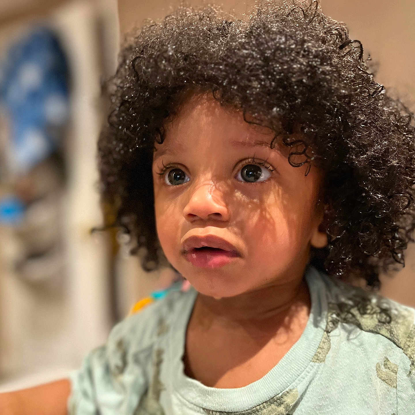 Kalael is registered to the contest to win money with this photo: blackhair, child, crying, face, female, frown, girl, hair, happy, head, person, photography, portrait, sad, smile, wig