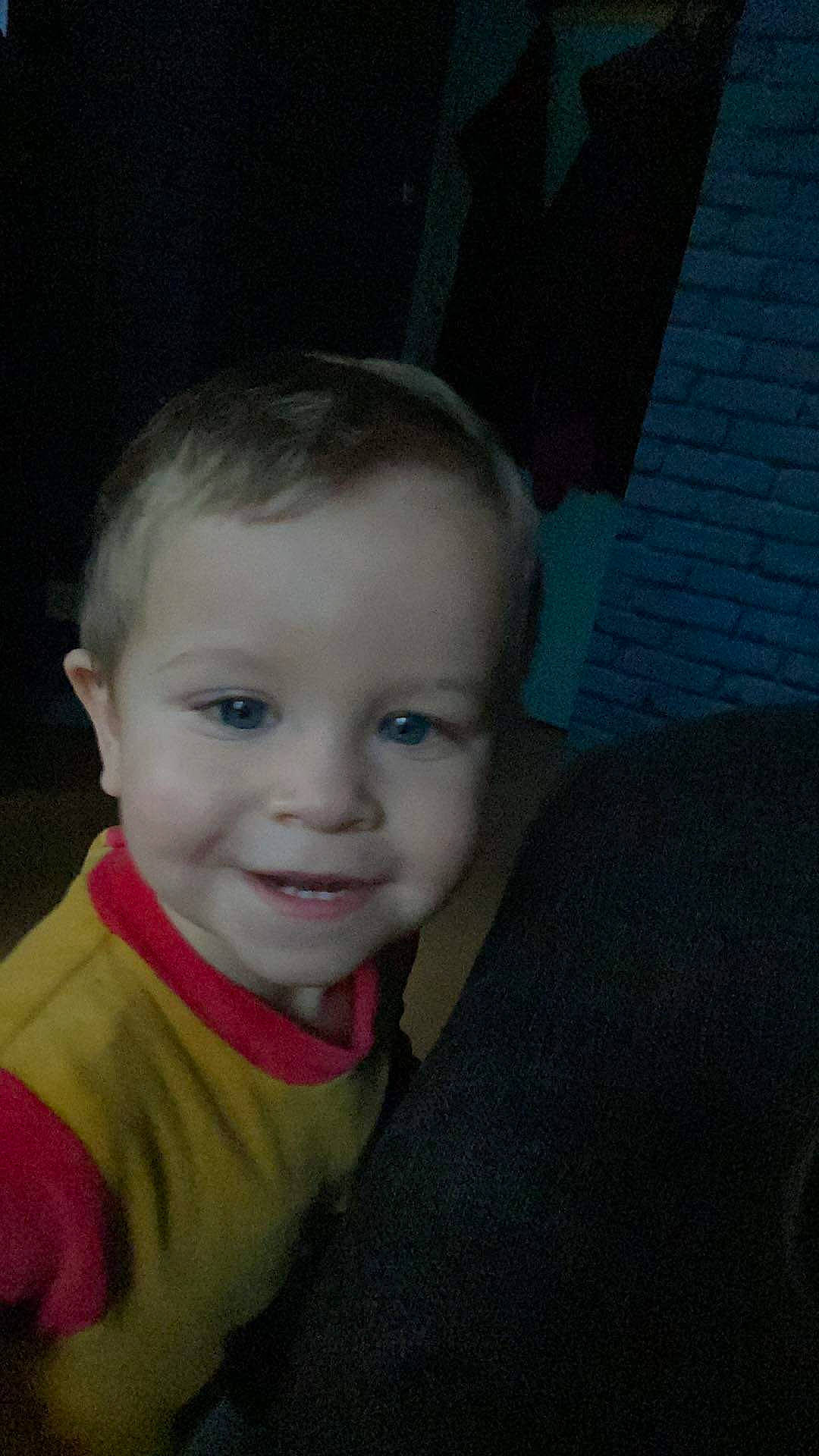 Eden participe au concours pour gagner de l'argent avec cette photo : baby, baby_toddler_clothing, cheek, ear, electric_blue, eyebrow, flash_photography, flooring, forehead, fun, happy, head, iris, jaw, joy, lip, mouth, nose, person, sitting