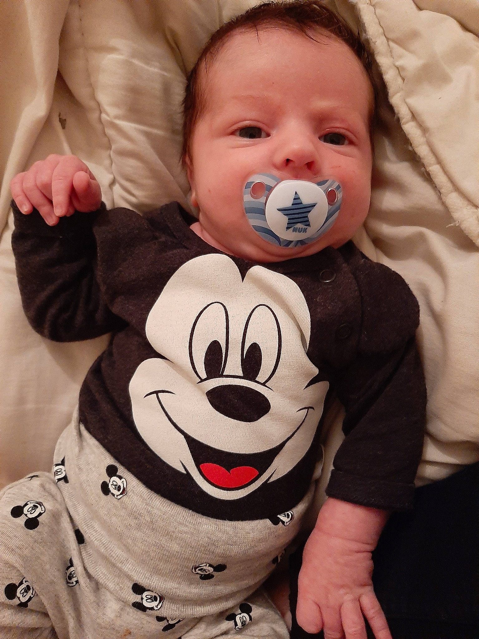 Nolhann a rejoint le concours — aidez-le/la à gagner de superbes lots ! baby, cheek, child, cool, face, facial_expression, fun, gesture, happy, head, laugh, lip, mouth, nose, person, smile, toddler