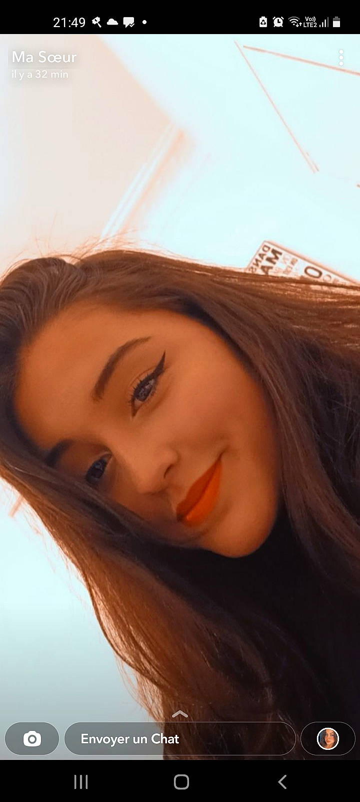 Valentine a rejoint le concours — aidez-le/la à gagner de superbes lots ! bangs, black_hair, blurred, cheek, eye_liner, eyelash, flash_photography, forehead, happy, jaw, joy, layered_hair, lip, long_hair, makeover, neck, nose, person, selfie, shoulder