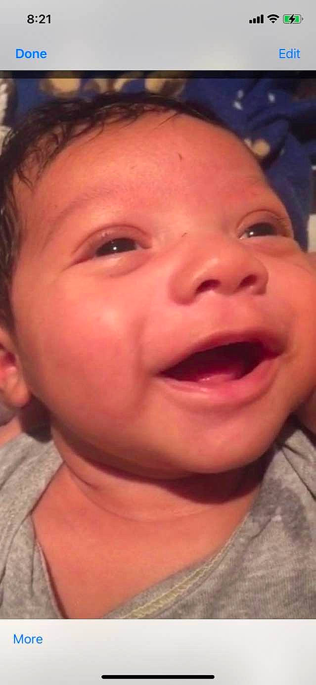 Avion is registered to the contest to win money with this photo: baby_laughing, cheek, cool, ear, eyebrow, eyelash, forehead, gesture, happy, iris, jaw, lip, mouth, neck, nose, person, skin, smile, toddler, tongue