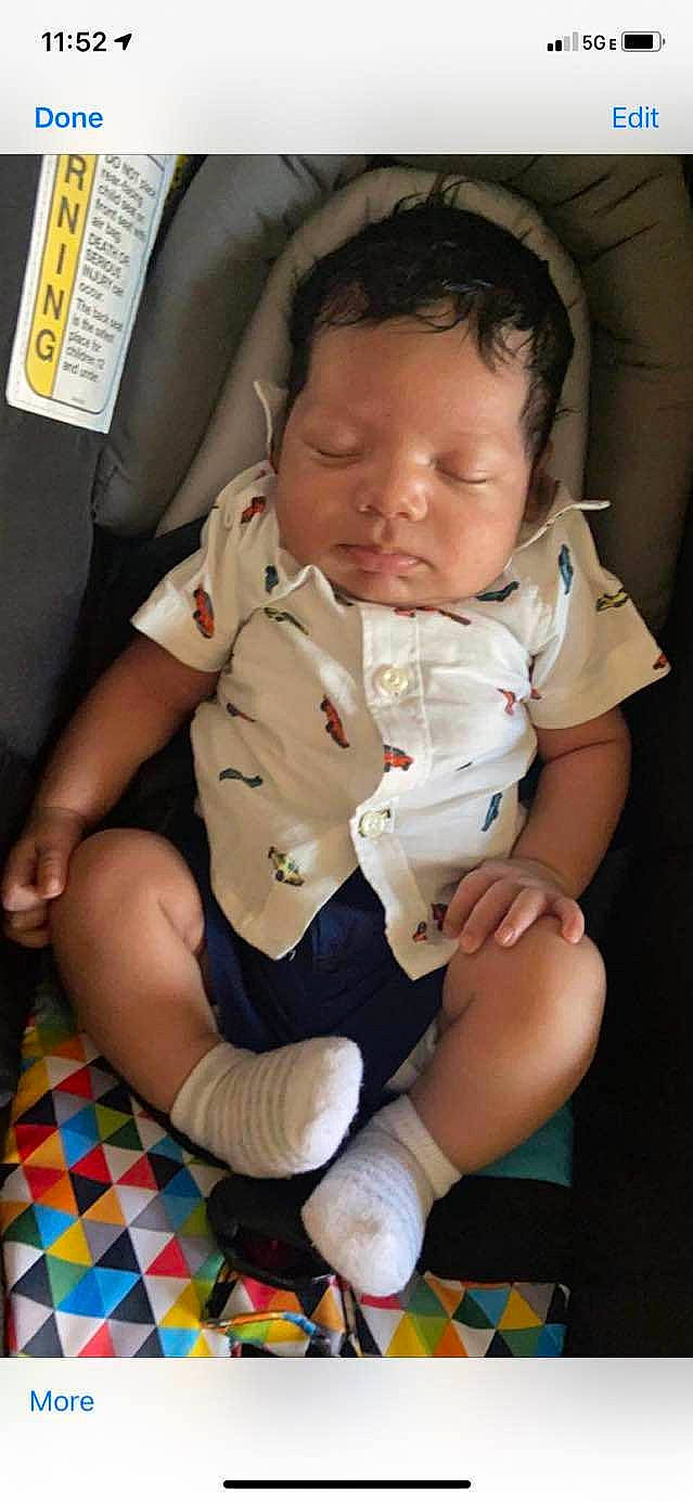 Avion is registered to the contest to win money with this photo: baby, baby_in_car_seat, baby_toddler_clothing, cheek, child, comfort, elbow, face, finger, flash_photography, iris, knee, mouth, nose, person, sitting, skin, sleeve, sock, thigh