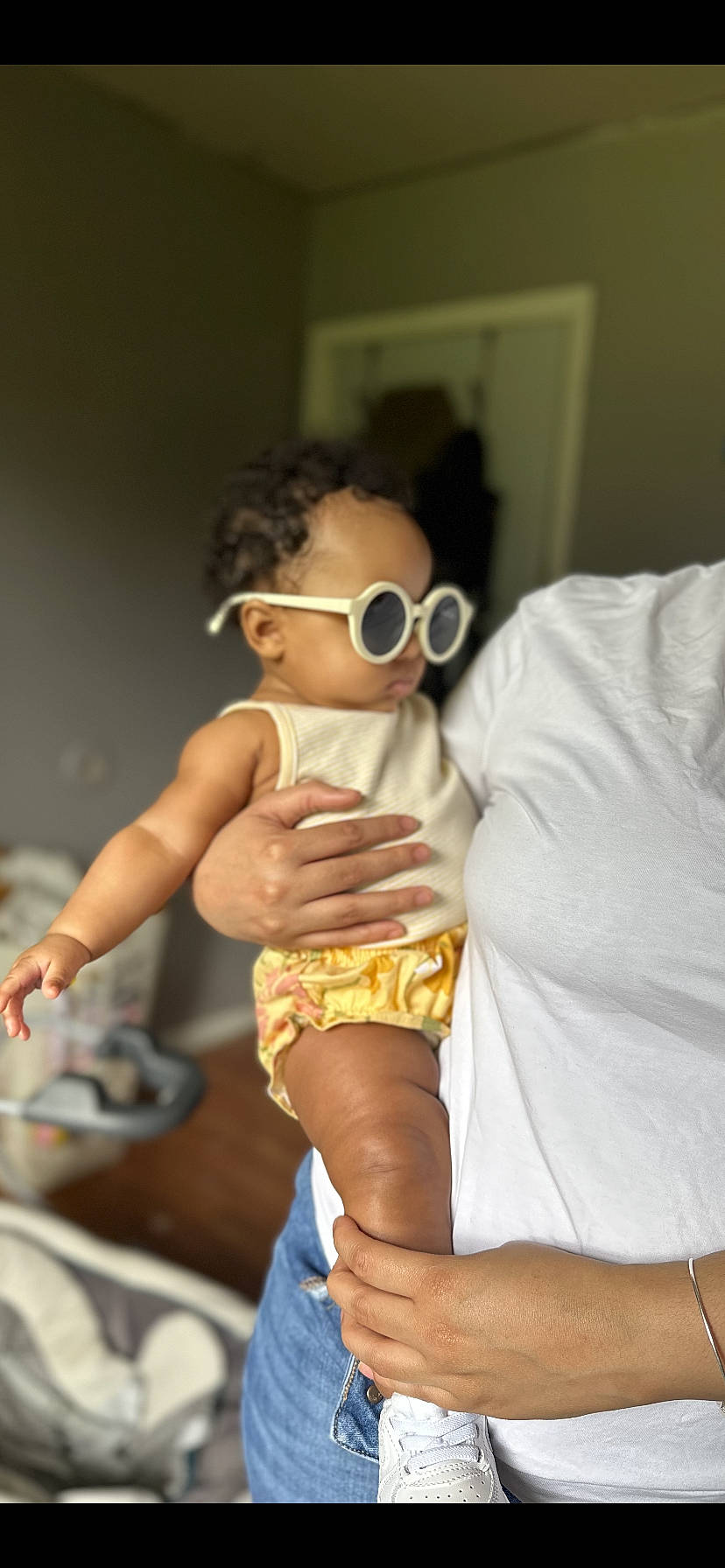 Armani is registered to the contest to win money with this photo: abdomen, baby, baby_toddler_clothing, cheek, chest, chin, cool, elbow, eyewear, gesture, glasses, joint, neck, nose, person, skin, thigh, thumb, toddler, trunk