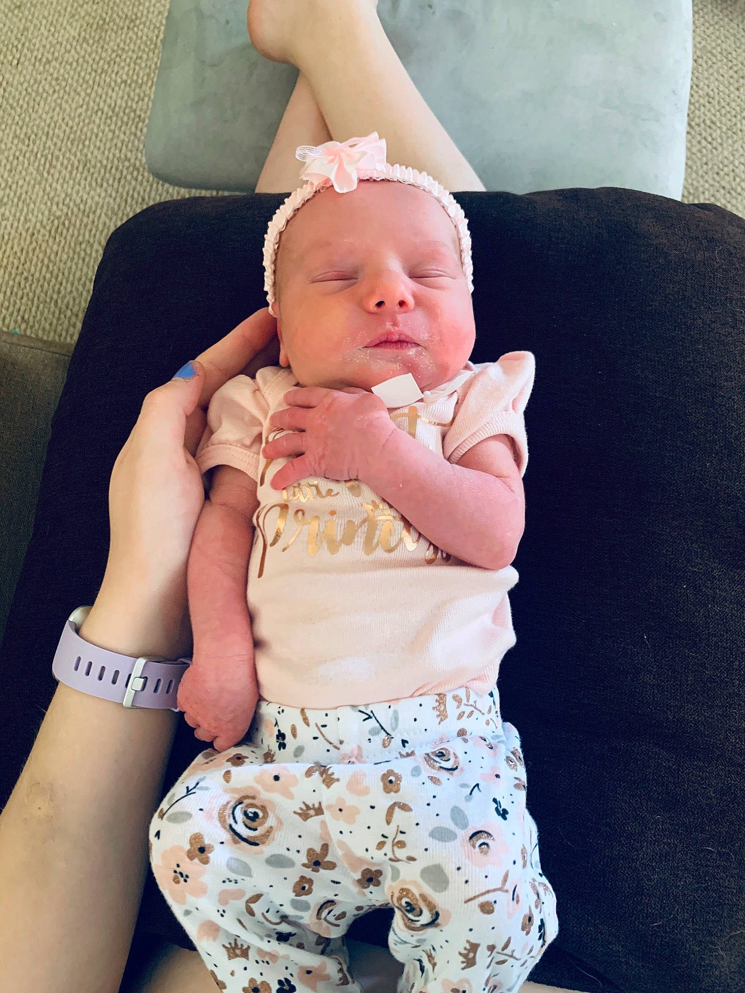 Haizlee is registered to the contest to win money with this photo: abdomen, arm, baby, birth, cheek, child, ear, finger, hand, headwear, leg, person, product, sitting, skin, thumb, toddler