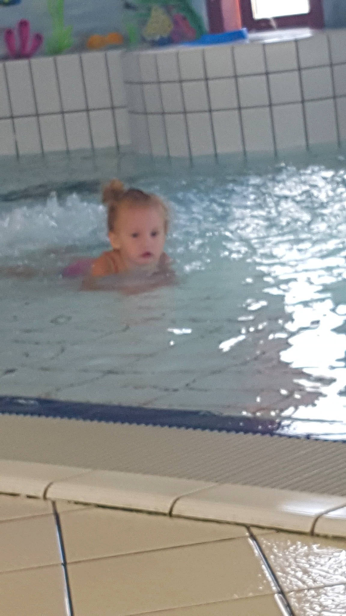 Elena participe au concours pour gagner de l'argent avec cette photo : child, fun, leisure, leisure_centre, person, recreation, swimming, swimming_pool, vacation, water