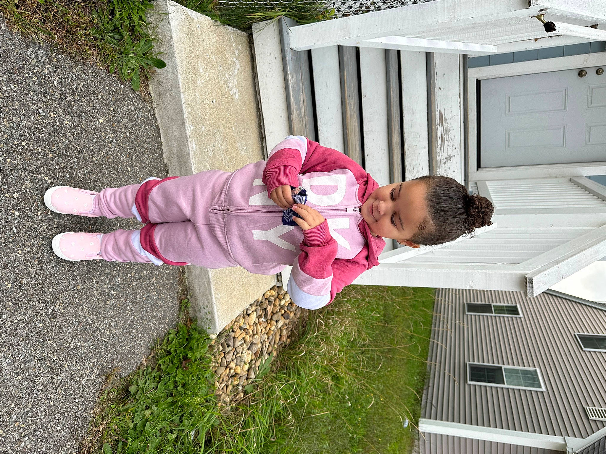 Seline is registered to the contest to win money with this photo: baby_toddler_clothing, child, fun, garden, grass, house, leisure, person, plant, toddler, tree, window, yard