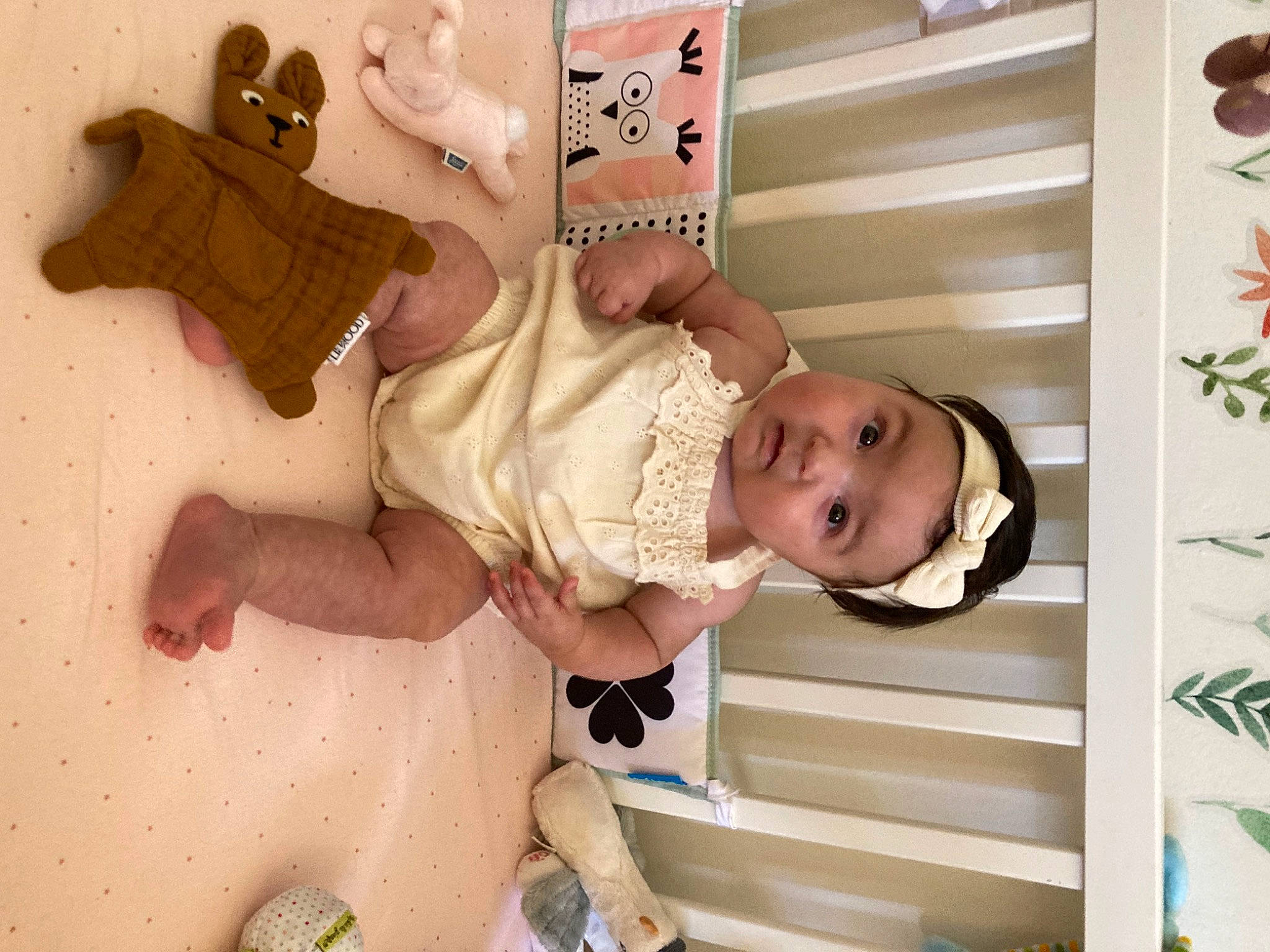 Elfida a rejoint le concours — aidez-le/la à gagner de superbes lots ! baby, baby_products, baby_safety, baby_toddler_clothing, cheek, child, green, happy, headwear, linens, paper_product, pattern, person, pink, plant, room, sleeve, smile, stuffed_toy, thumb