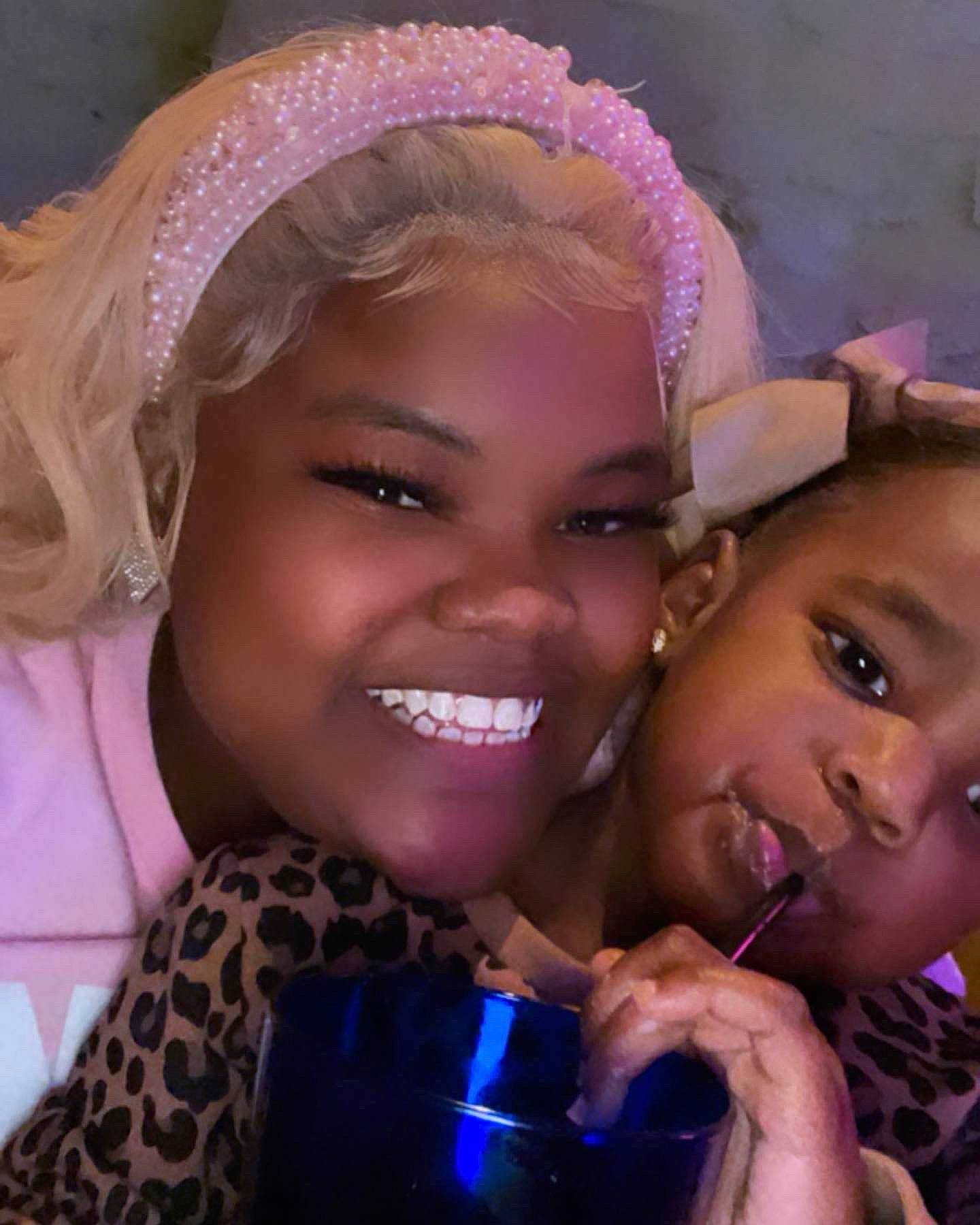 Dariyah is registered to the contest to win money with this photo: beauty, event, eye, eyebrow, eyelash, fashion, fun, hairstyle, happy, headwear, human, iris, jewellery, joy, light, lip, magenta, mouth, person, pink