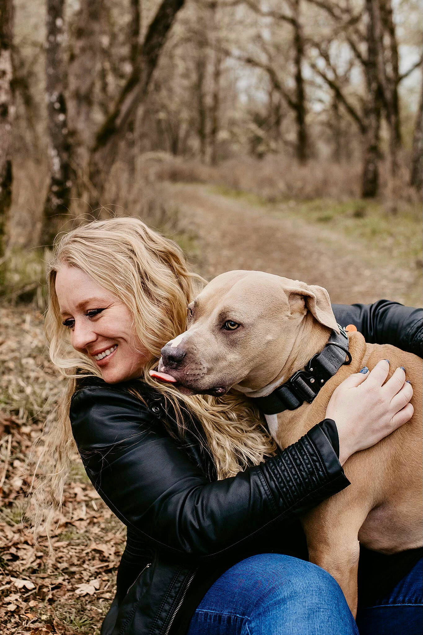 Echo is registered to the contest to win money with this photo: blond, carnivore, companion_dog, dog, dog_breed, dog_collar, fawn, flash_photography, forest, grass, happy, leisure, people_in_nature, plant, recreation, sitting, smile, snout, tree, working_animal