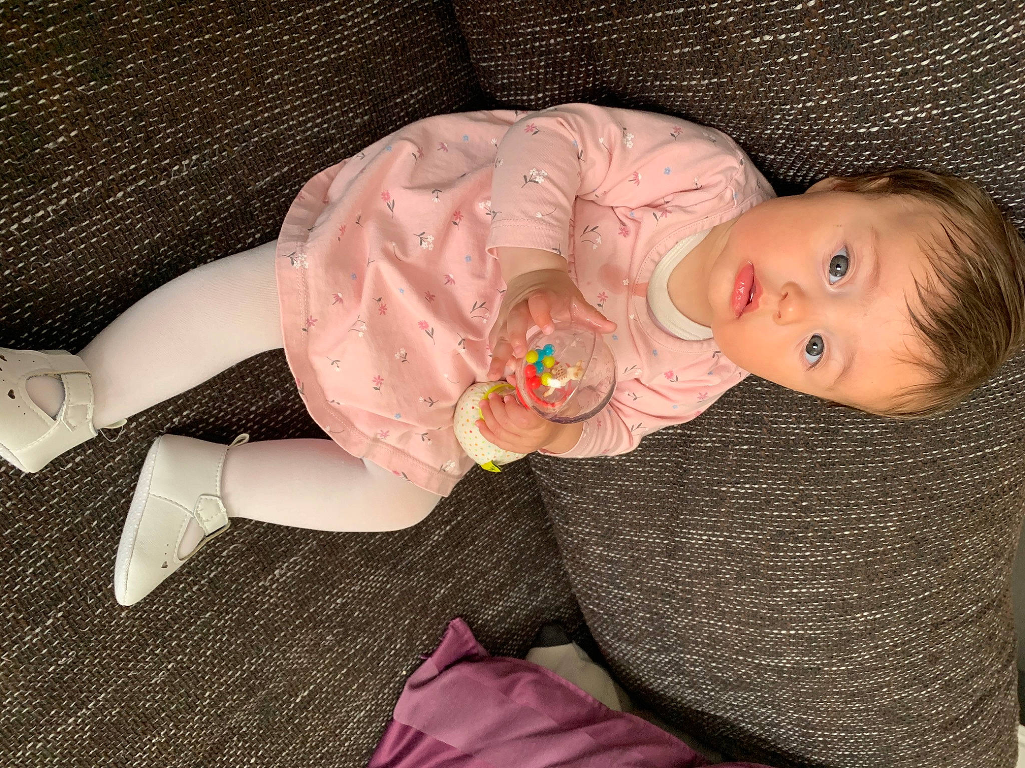 Chloé participe au concours pour gagner de l'argent avec cette photo : baby, baby_products, baby_toddler_clothing, cheek, child, ear, eye, hand, iris, outerwear, person, pink, play, product, skin, sleep, toddler