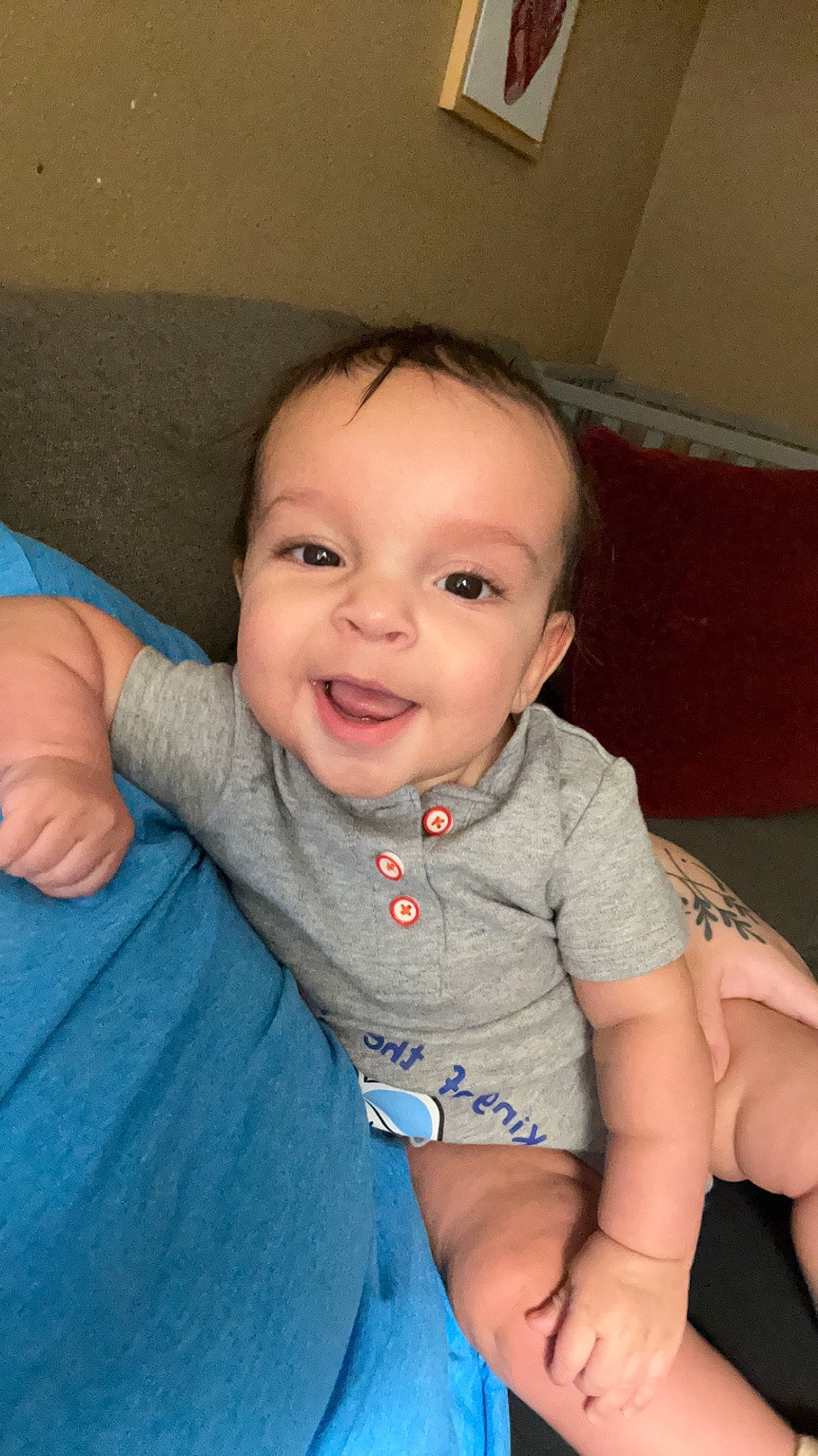 Stephen is registered to the contest to win money with this photo: arm, baby_toddler_clothing, cheek, chin, eye, eyebrow, face, facial_expression, hand, head, human_body, joint, joy, leg, mouth, nose, organ, person, skin, sleeve