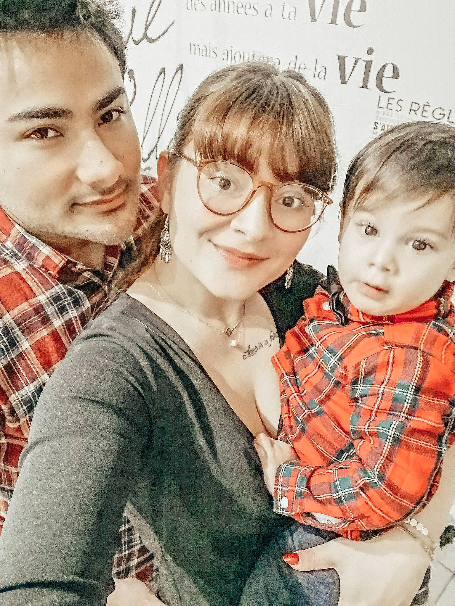 Owen a rejoint le concours — aidez-le/la à gagner de superbes lots ! baby_toddler_clothing, cool, ear, eye, face, glasses, hair, hairstyle, head, jewellery, joy, love, mouth, necklace, nose, pattern, people, person, plaid, smile