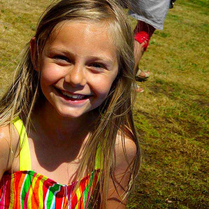 Maeva participe au concours pour gagner de l'argent avec cette photo :