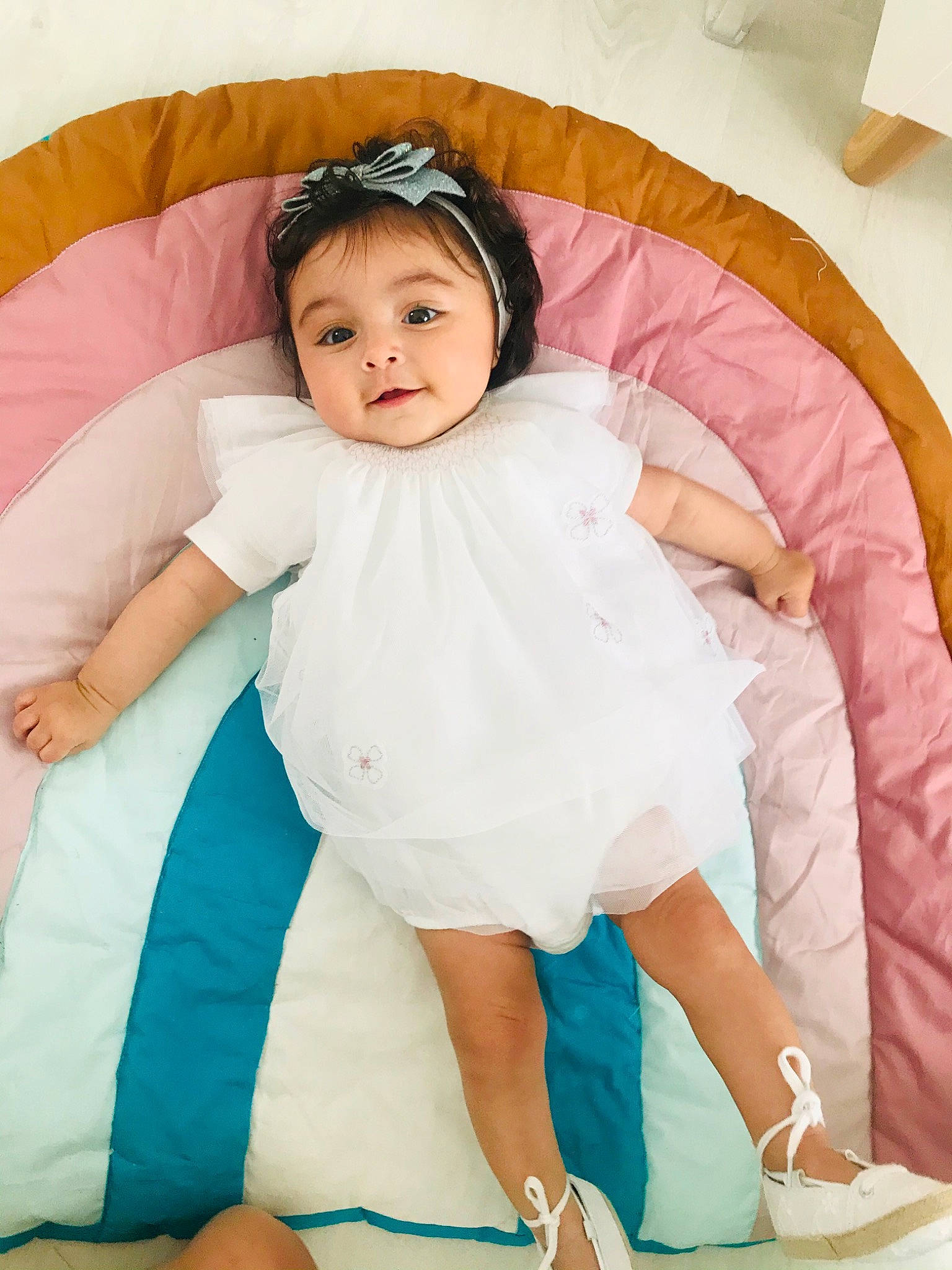 Allycia a rejoint le concours — aidez-le/la à gagner de superbes lots ! baby, baby_toddler_clothing, comfort, dress, face, hair, happy, human_body, iris, linens, neck, person, pink, product, shoulder, skin, sleeve, sock, textile, thigh