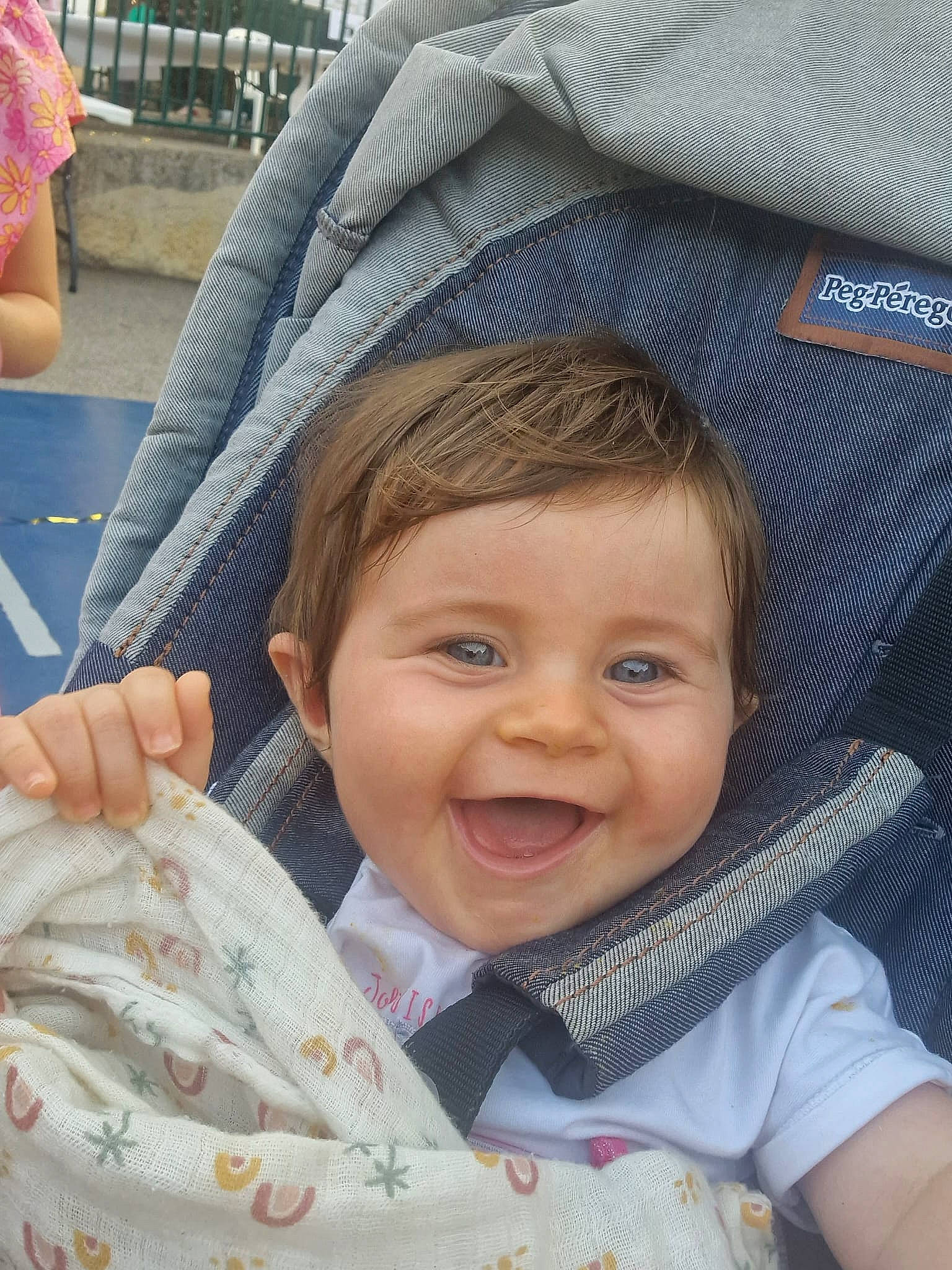 Lila participe au concours pour gagner de l'argent avec cette photo : baby, baby_products, baby_toddler_clothing, cap, cheek, child, chin, fashion_accessory, fun, gesture, happy, joy, laugh, lip, person, photograph, product, skin, sleeve, smile