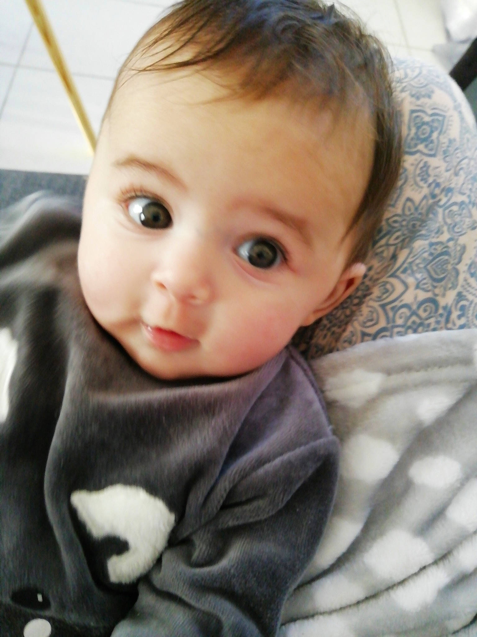 Norah a rejoint le concours — aidez-le/la à gagner de superbes lots ! baby, beauty, cheek, child, chin, eye, eyebrow, face, forehead, hair, hairstyle, head, iris, lip, mouth, nose, person, photography, skin, smile