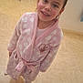 Dalyah a rejoint le concours — aidez-le/la à gagner de superbes lots ! bathrobe, casual, child, cozy, cute, floor, girl, happy, hearts, home, indoor, light, person, pink, portrait, smiling, standing, tiles, wet_hair, young_child