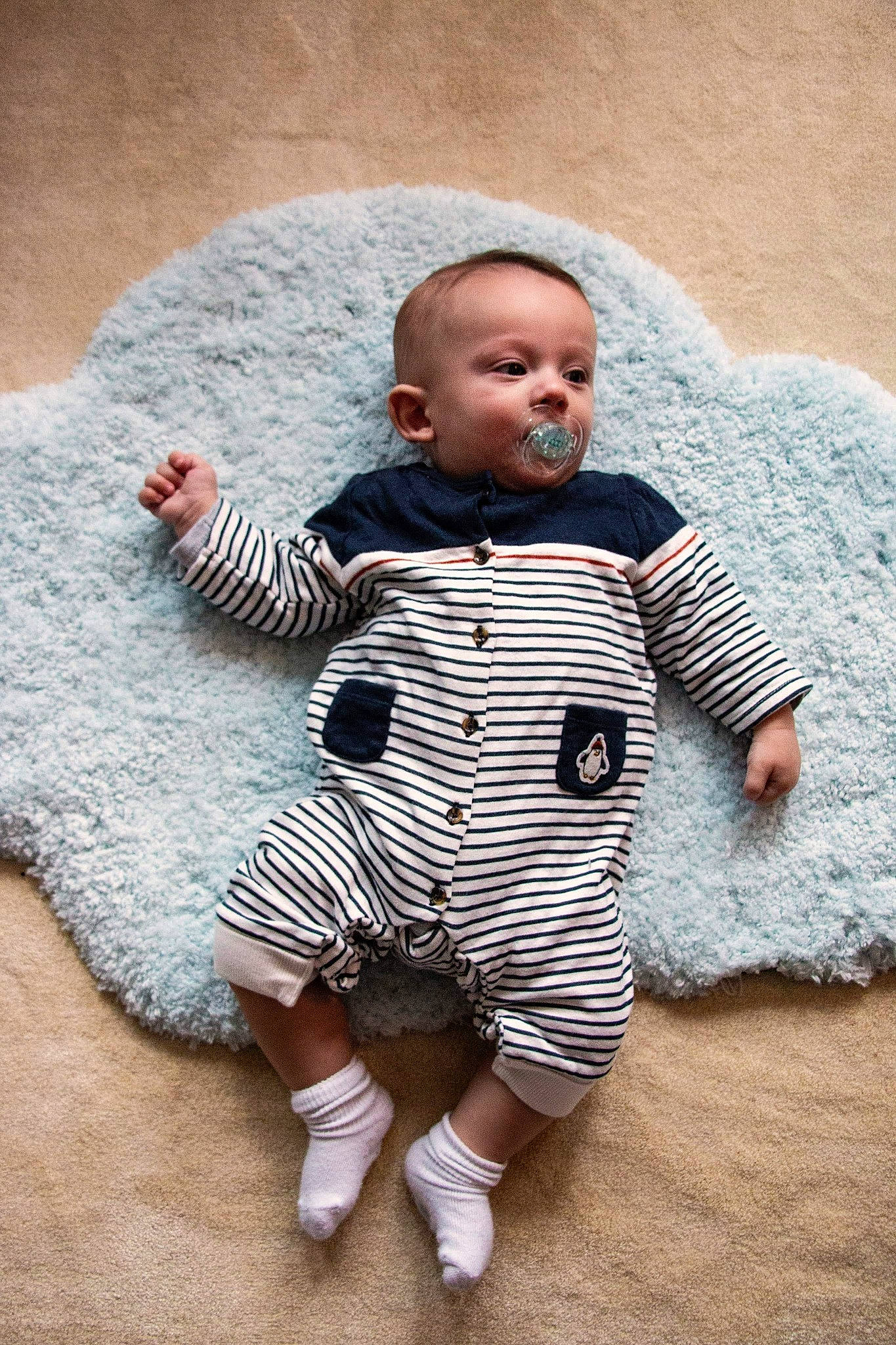 Anis participe au concours pour gagner de l'argent avec cette photo : baby, baby_toddler_clothing, child, fun, head, outerwear, person, play, skin, sleeve, toddler