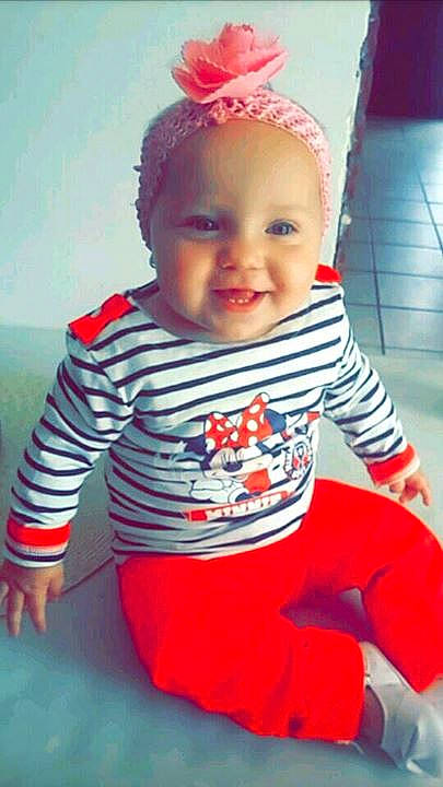 Kwïnsy a rejoint le concours — aidez-le/la à gagner de superbes lots ! child, clothing, girl, human_positions, infant, joy, organ, person, play, red, toddler