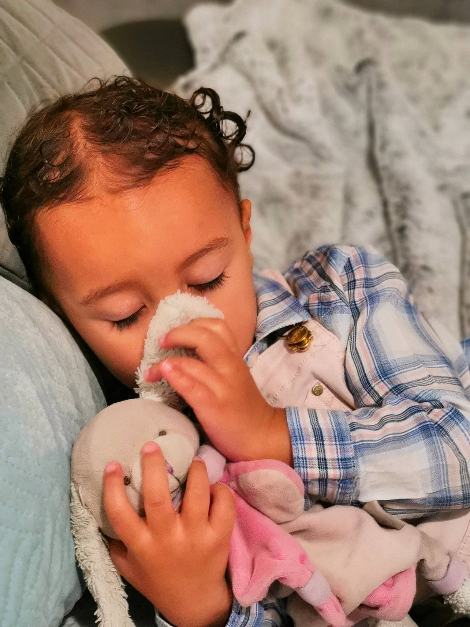 Tyana a rejoint le concours — aidez-le/la à gagner de superbes lots ! baby, baby_toddler_clothing, bedtime, bracelet, comfort, human, linens, love, nail, nap, person, plaid, sleep, tartan