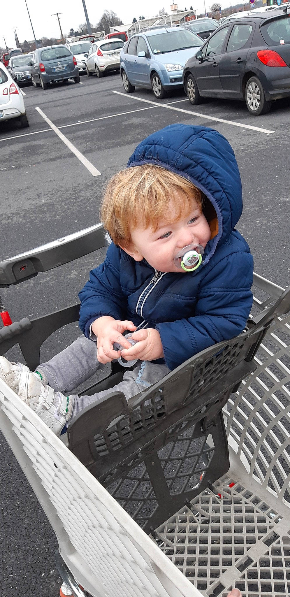 Deeclan participe au concours pour gagner de l'argent avec cette photo : baby_carriage, baby_products, child, family_car, joy, person, product, sitting, toddler, vehicle