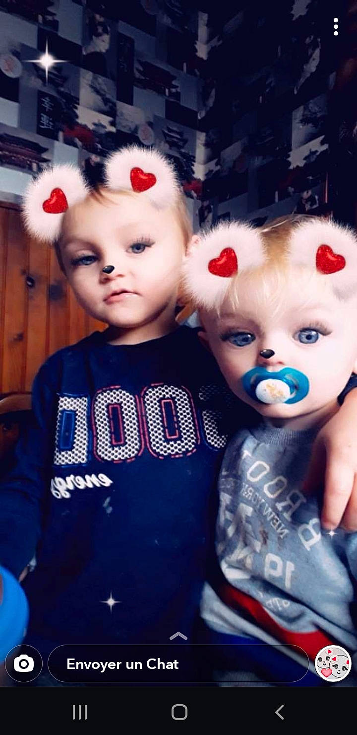 Jason a rejoint le concours — aidez-le/la à gagner de superbes lots ! cheek, child, cool, ear, face, fun, head, lip, nose, person, t_shirt, teddy_bear, toddler, toy